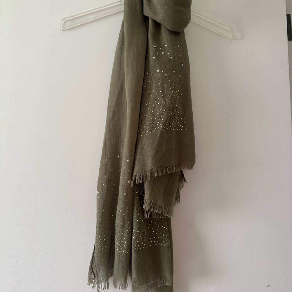 Women's scarf